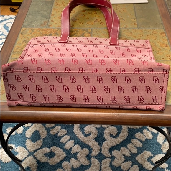 Dooney & Bourke Tote Red Signature EUC - Picture 3 of 15